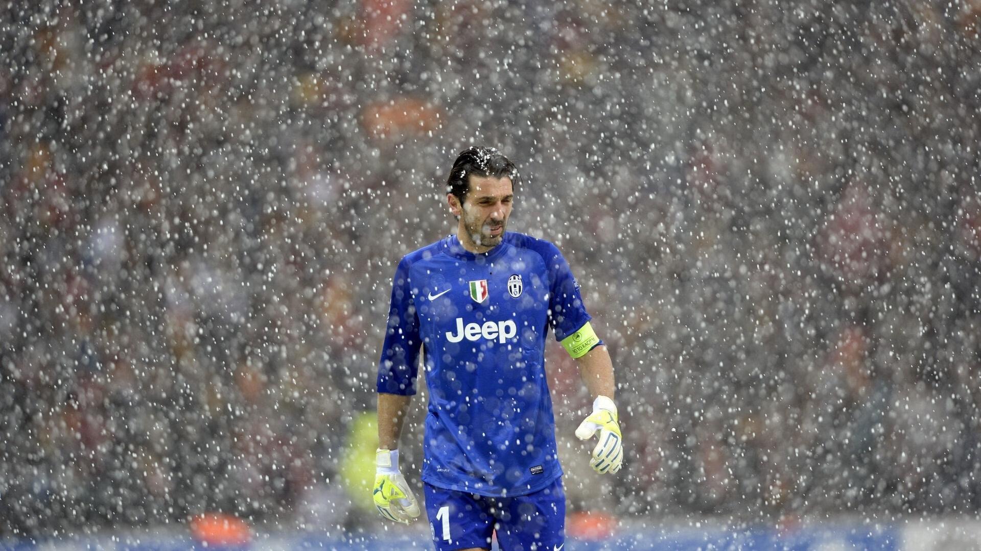 巴西女足史诗级逆转！三度落后三度扳平，点球大战力克哥伦比亚勇夺美洲杯五连冠