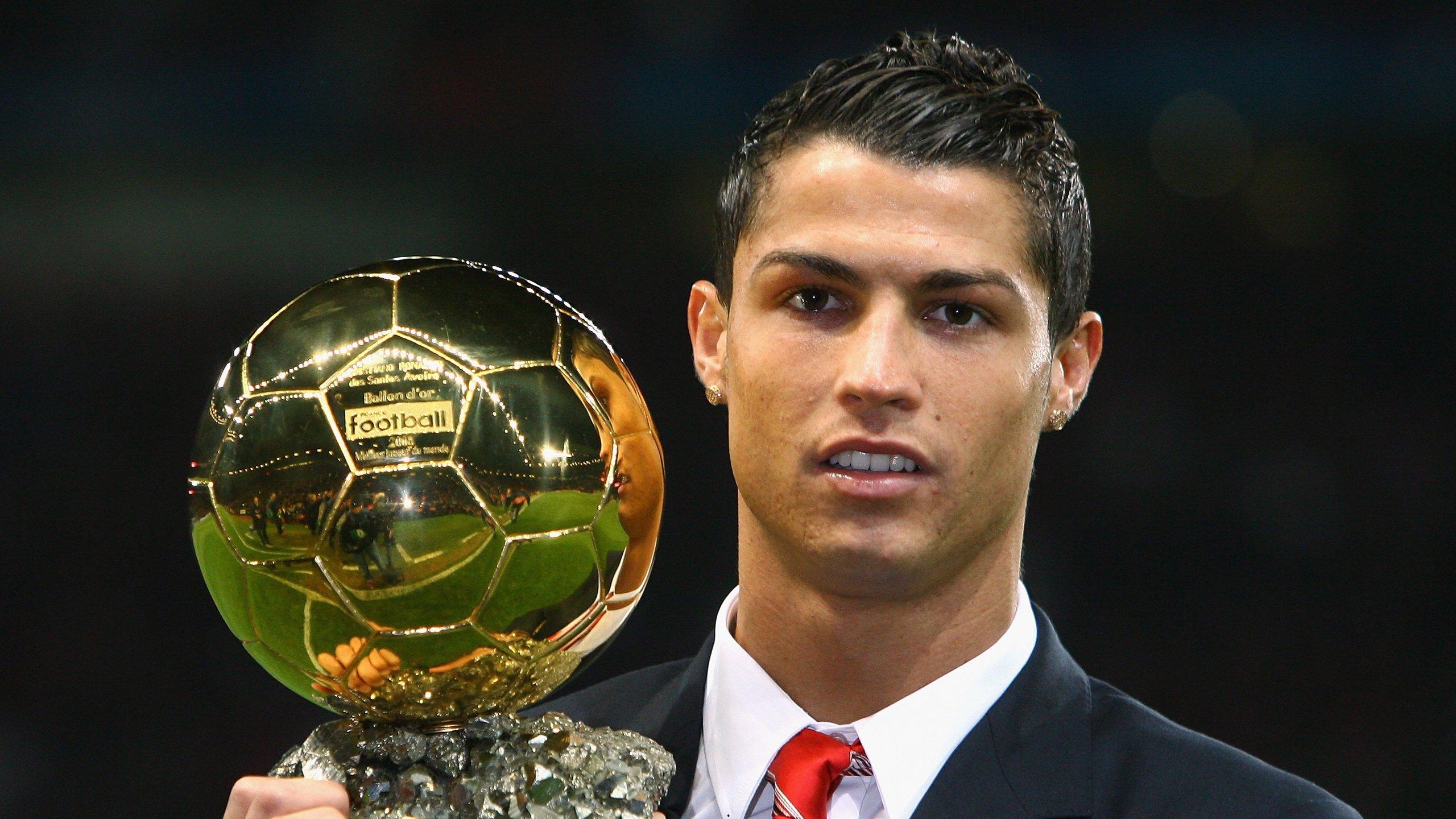 葡萄牙球星赛场失态误伤小球迷 自闭症孩童母亲发声呼吁理性看待